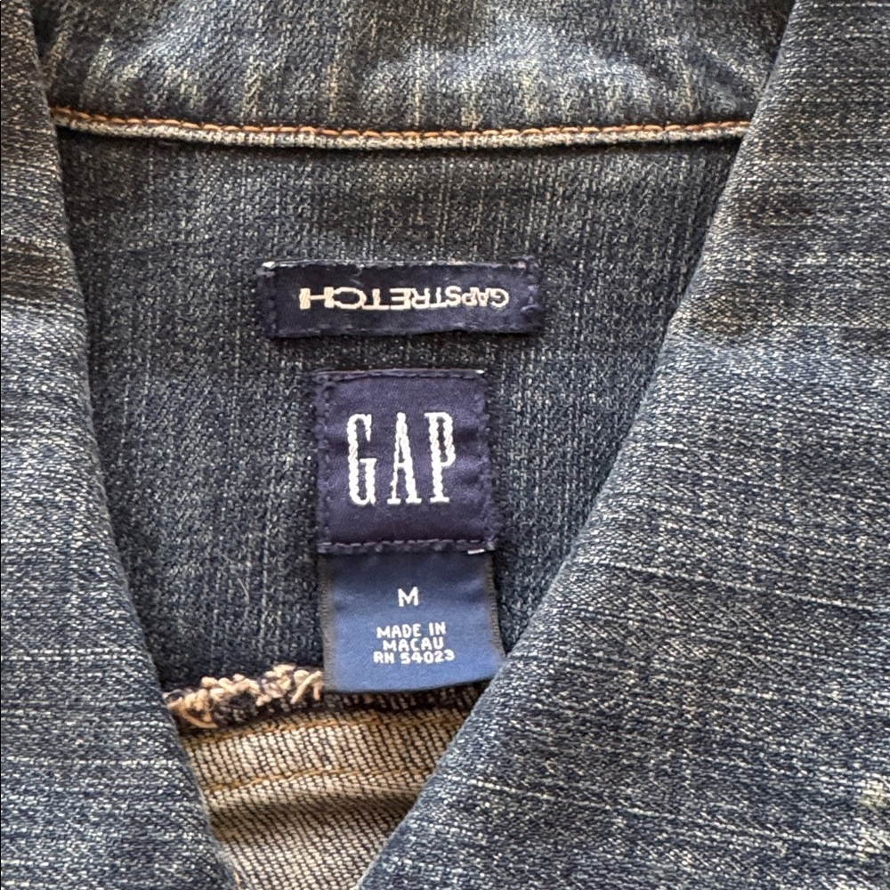 GAP Classic Women's Blue Denim Jacket. Size: M - Picture 3 of 6